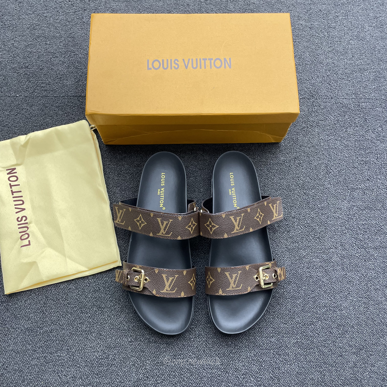 Louis Vuitton Bom Dia Flat Mule Sandals (10) - www.newkick.org